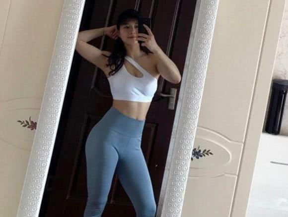 不同的打底裤穿搭，样的美丽与迷人