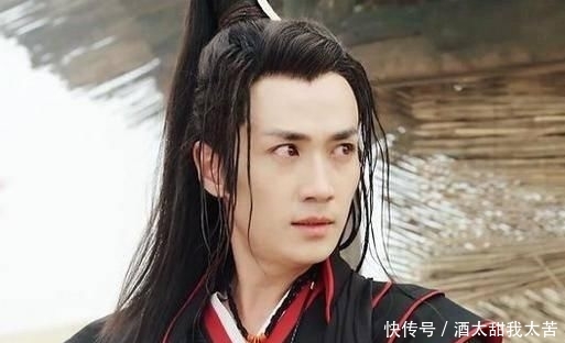 新边城浪子:朱一龙过早遇到“戏好多”的虞书欣?和她合影的朱一龙太懵了!