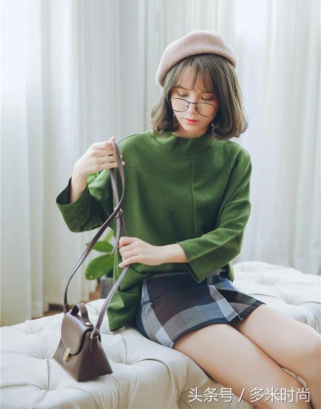 秋天用一条半身裙，穿出百变造型！