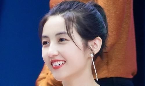 『苹果肌』为“素颜”而生的女孩长什么样？干净又漂亮，怪不得人人都羡慕