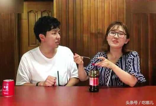 韩国人吃老干妈韩国人很豪爽,日本人讲究、美