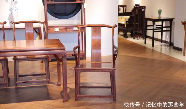  『地位』一种严重威胁到黄花梨地位的木头，许多人至今还没看出它的潜力！