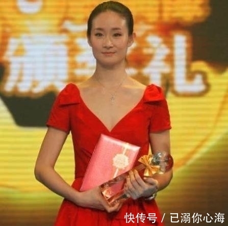 王小蒙@同演《乡村爱情》王小蒙,一个生活幸福平静,一个却闻名世界
