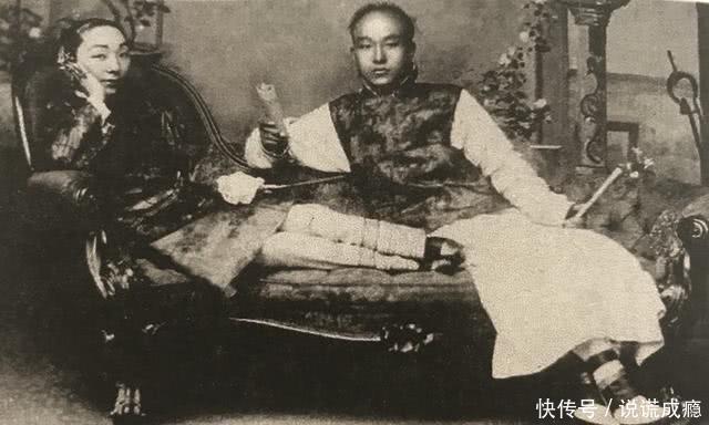 #炕床#老照片储秀宫婉容凌乱的炕床,图6晚清小王爷和他霸占来的名妓!