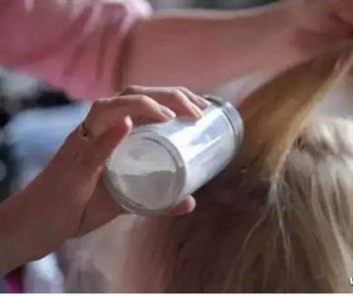 生活里常见的小苏打太多才多艺了，竟然还有如此神奇的好用处！