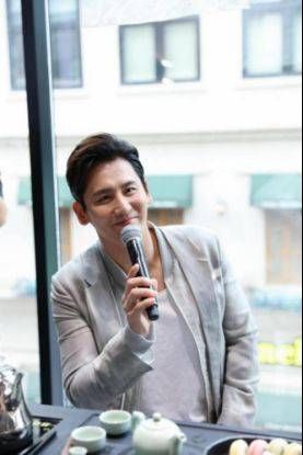 唯兰颂VIVLAS品牌旗舰店盛大开业 代言人宝儿于晓光实力坐阵