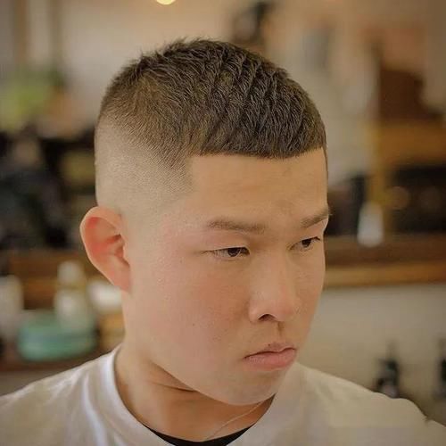  『短发』帅气的男生流行短发，不同造型一样帅气，为你的形象加分