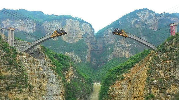  #智慧#山上没有任何支撑，跨山大桥是如何修建的？工程师智慧令