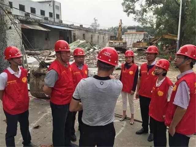 同样是拆迁，为什么城市越拆越富，而农村却越拆越穷？