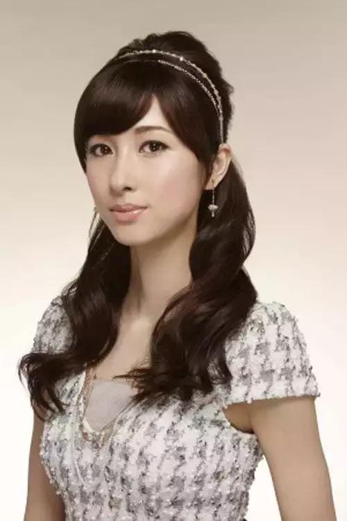 「每研美肤」爱美女人必看，一个模特，不同妆容，美……