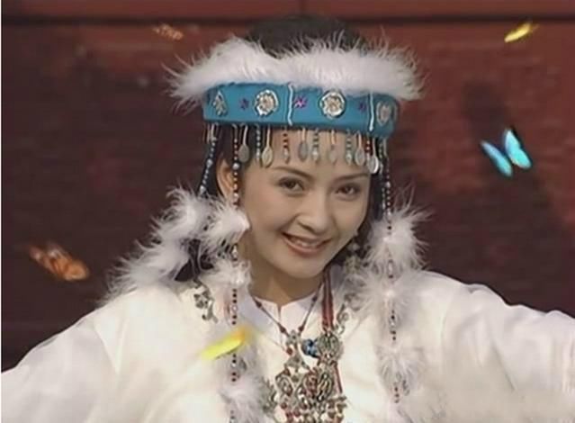 四,刘丹,在《还珠格格》里面饰演的香妃,简直美翻了,没想到最后却因为