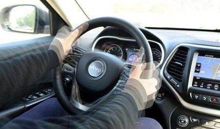 为什么跑高速时120码有的车很稳，有的车却很飘？