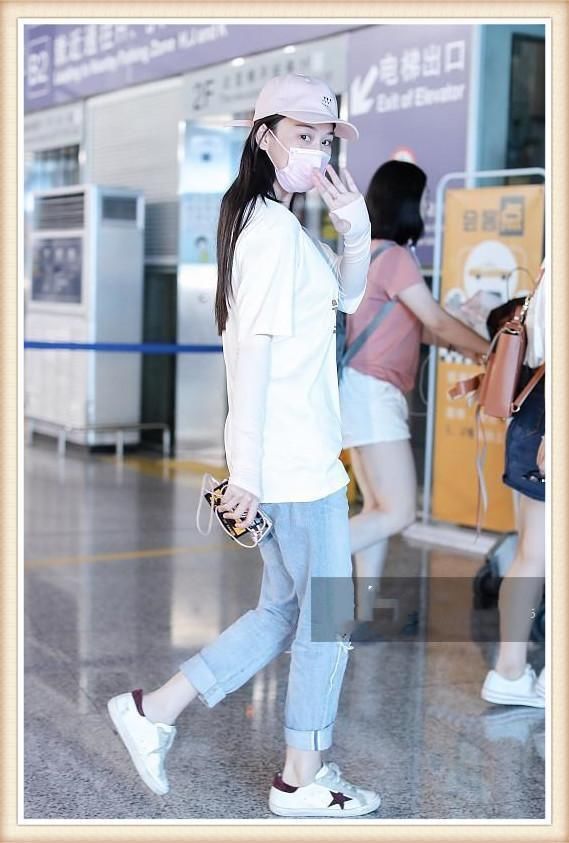 看了张馨予T恤,再看看范爷,网友:二人身材完全不在一个档次