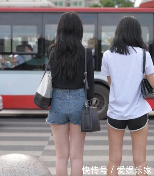  【美女】街拍美女：雪纺配牛仔，不仅不失个性，还能彰显出简约大方的气息