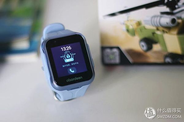 阿巴町 V600A儿童智能手表:IPX7防水+支付宝零钱管理