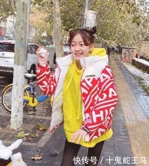 「穿透」谁想到这是赵薇“女儿”,12岁跨年穿透光裤,130腿长好撩!