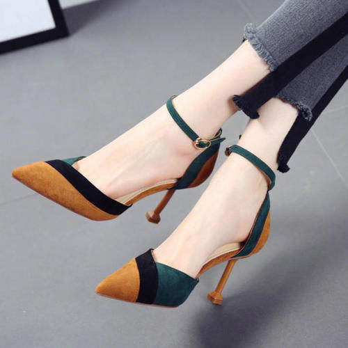 纤纤玉足美不够,还差一双细高跟