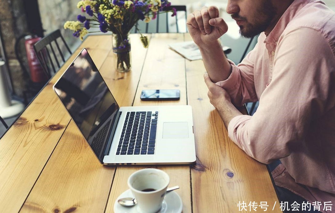 自由职业者自己交社保，退休时拿的养老金跟单位缴纳的一样吗