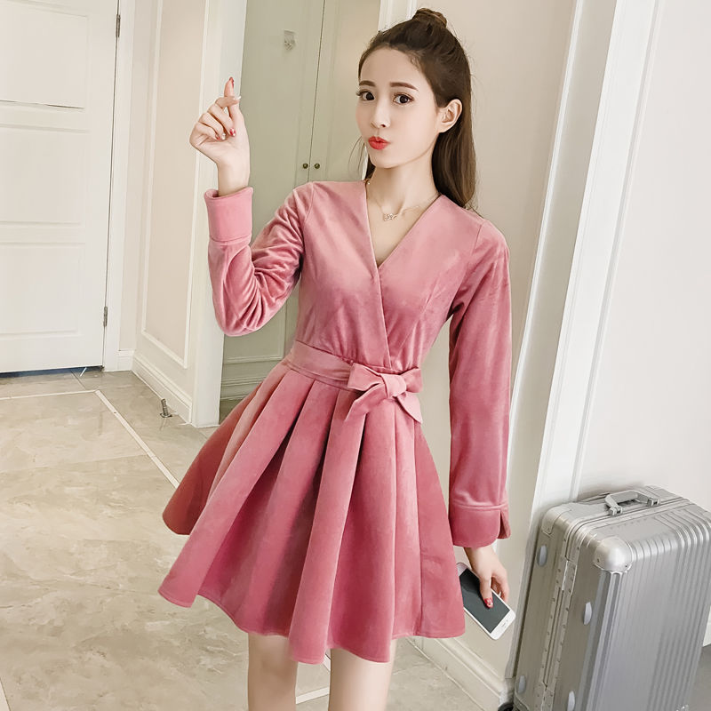 今秋不可错过的连衣裙，48岁媳妇穿上，减龄时髦，根本转不开眼