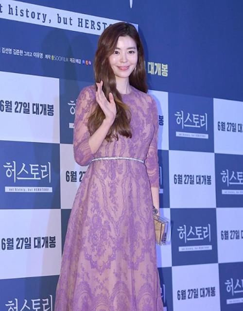  「红色」女人上了年纪，要少穿这4种“老龄色”，妈妈们喜欢买其实很显土