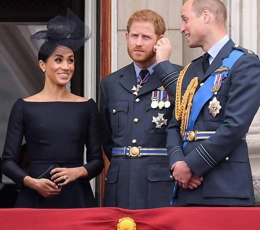 梅根一字肩小黑裙出席皇家空军百年庆典, 美过凯特, 优雅如奥黛丽