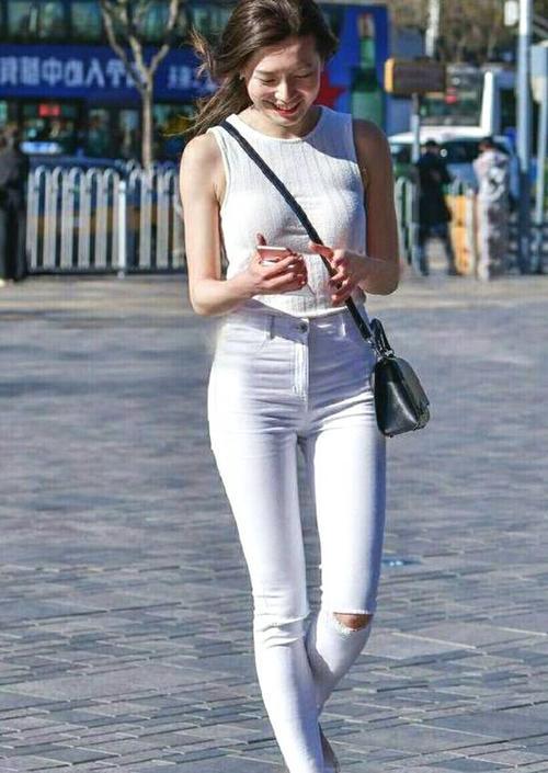 风韵迷人的打底裤美女了解一下，打底裤的魅力究竟在哪里