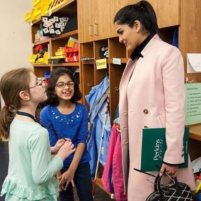 沙特名媛太时髦:首位18岁超模走红、公主开车登刊、王妃混时装周