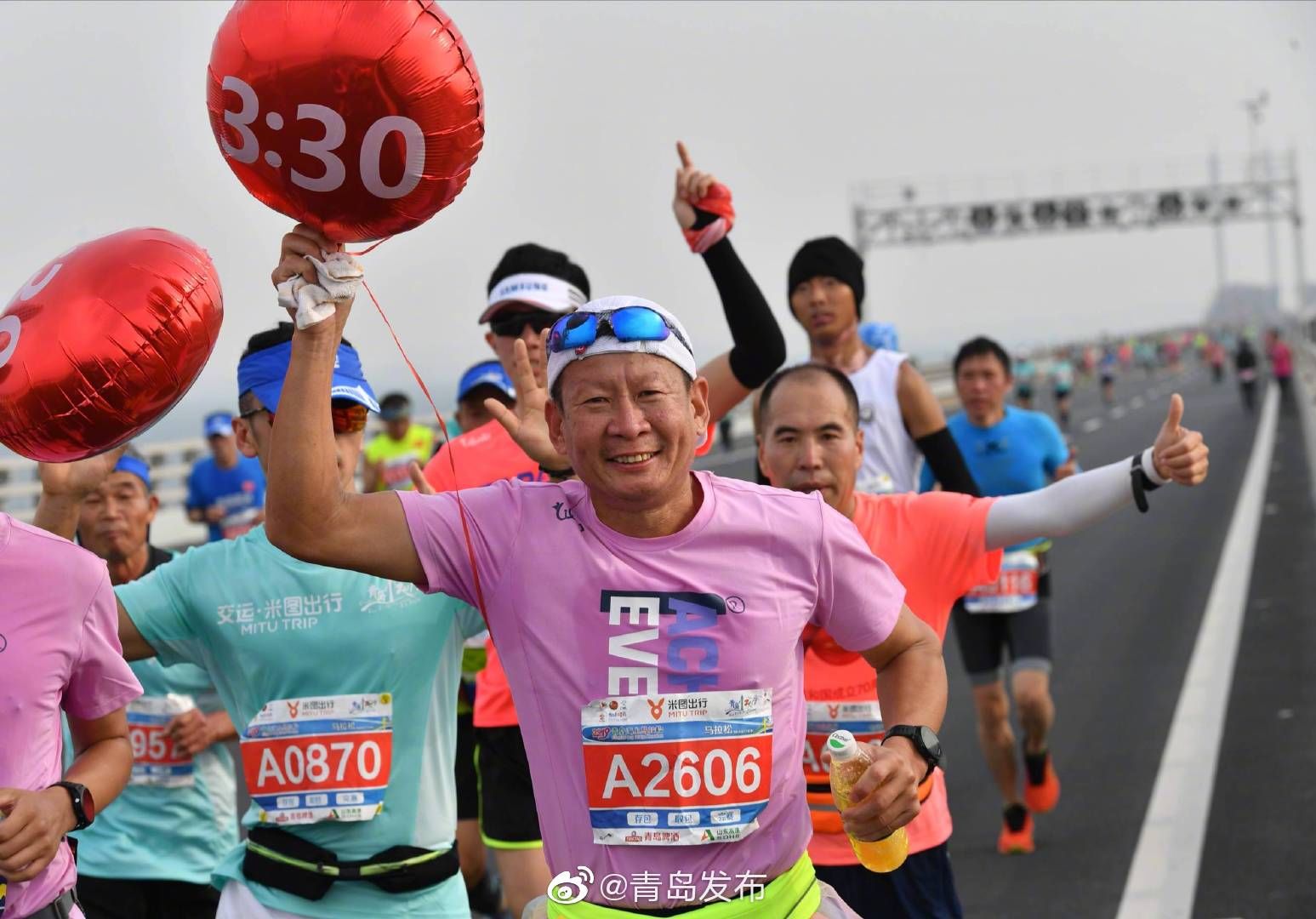 青岛马拉松开跑