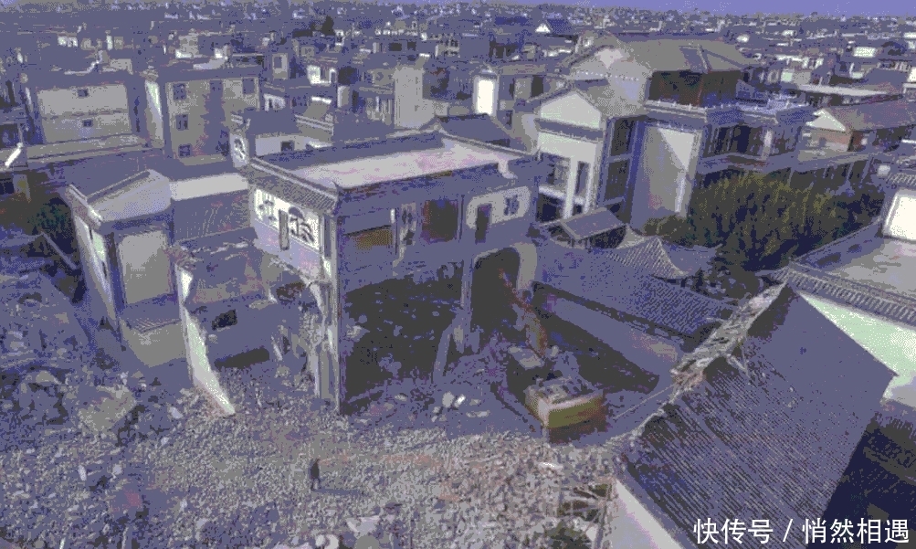 洱海整治后，杨丽萍的月亮宫最终没被拆除，这对被拆的公平吗？