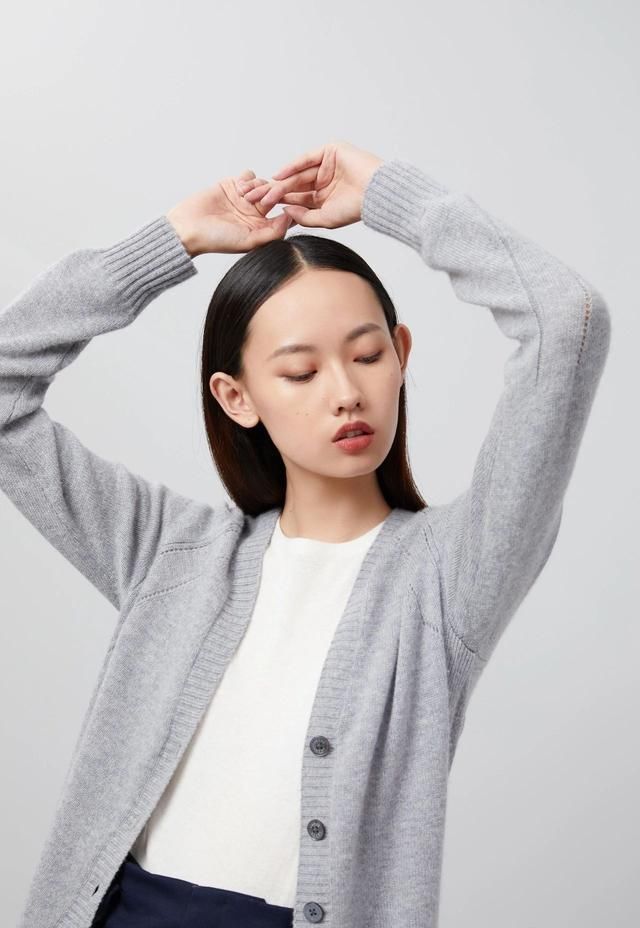 『黑白』明天穿什么？这或许是让人又爱又恨的问题，再试试黑白灰吧