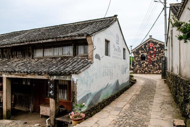 这里才是我国最原生态的村落，房子全由石头建造，网友：回归田园