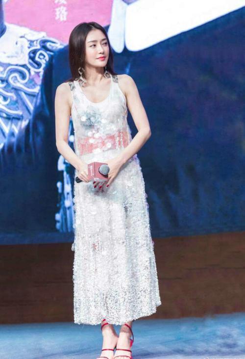 张梓琳，李沁，秦岚，胡冰卿，赵艺鹏，同样的一袭白裙谁更惊艳