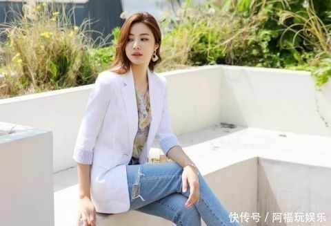  #时尚姑娘#牛仔裤搭配西装，你想要的美它都有