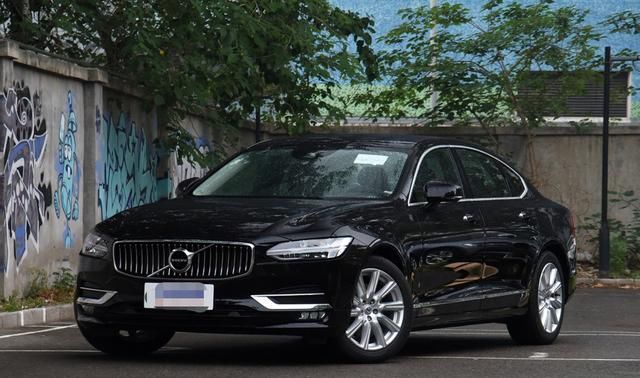  [豪车]搭2.0T发动机，起步254马力，不输奔驰的良心豪车，28万起售