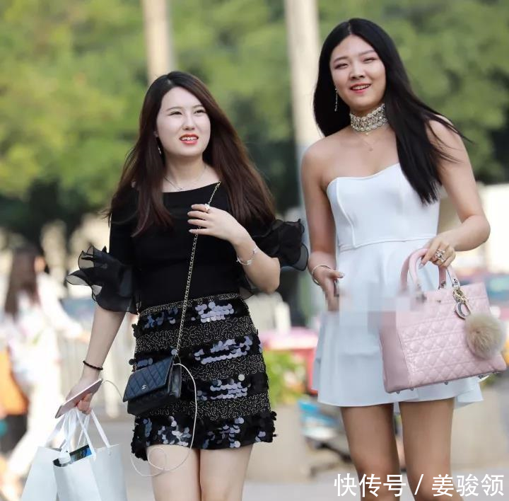 街拍，都市小姐姐穿着唯美，气质婉约，男人都想娶她回家