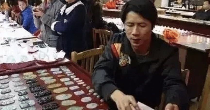 这群人抽着6块的烟，住着50块的宾馆，却谈着上千万的生意！