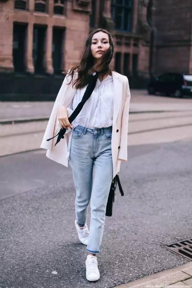 九分裤+运动鞋，才是入秋最潮搭配!!!