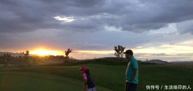 刘国梁晒家庭合照回应与范冰冰亲密照,一语双关暗讽黄毅清闹乌龙