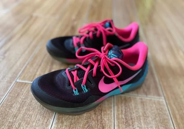 「双鞋」前后掌Zoom Air的科比球鞋只需400块?当年的神鞋你穿过吗
