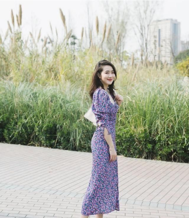  「女生」衣品好的女生，一般会穿这几种碎花裙，早春必穿时尚单品