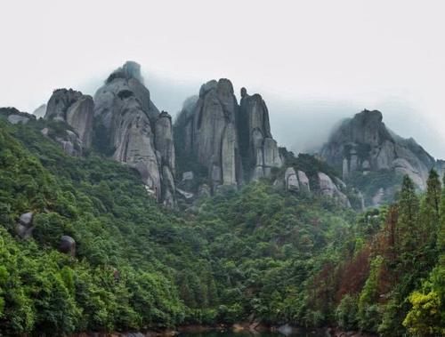 福建最“仙气”的山，传说东海诸仙常在此聚会，被称为“海上仙都