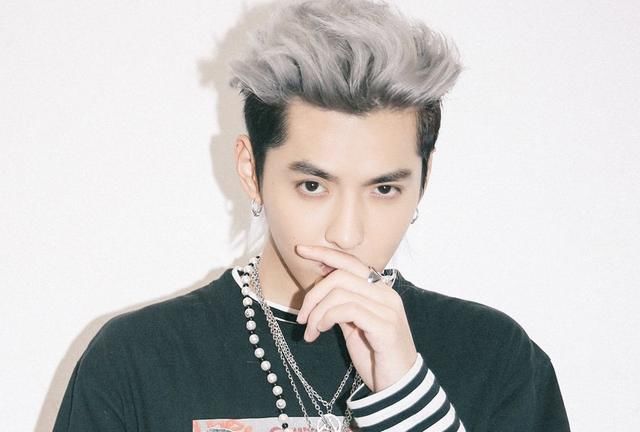 陈冠希怼人的毛病又犯了，疑再次说吴亦凡不专业，翻译过来太辣眼