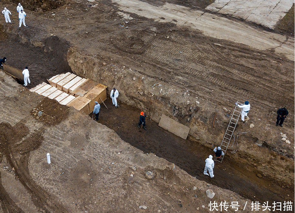  「排队」纽约疫情毁灭性现场：数十辆冷藏车成移动太平间，排队装尸体袋