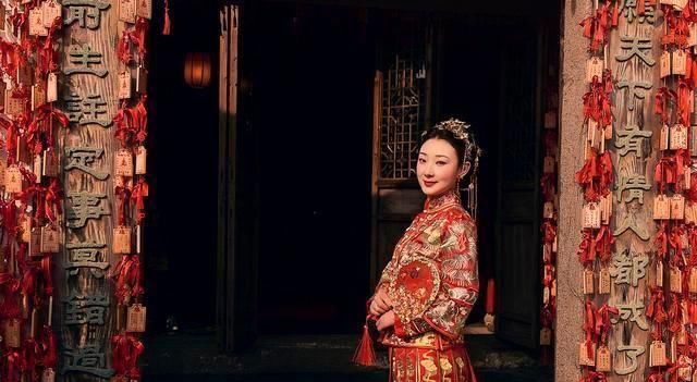  「马来」中式礼服之龙凤褂·秀禾服·马来褂