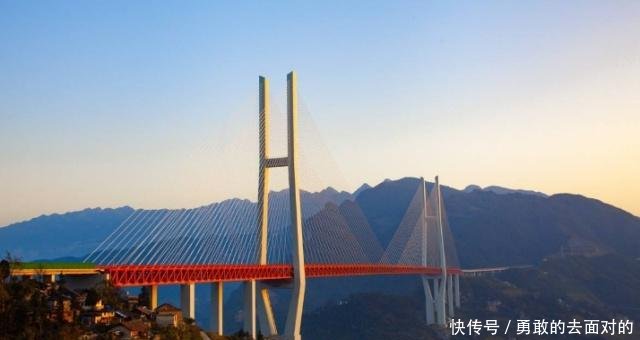 世界上最高的大桥就位于中国，有200层楼那么高，你知道在哪吗