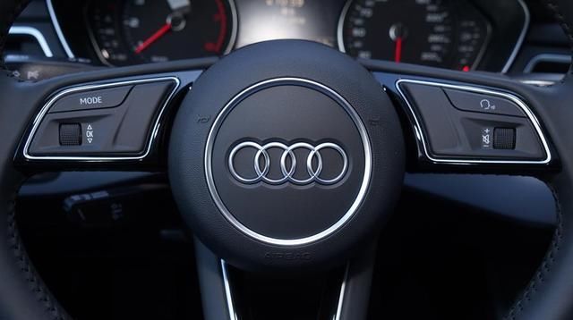  『进口』进口德系四门轿跑选谁 入门版宝马4系对比奥迪A5