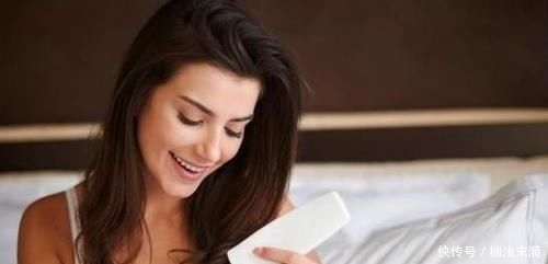 『眼霜』爱美的女人,睡觉前都偷偷做好4件事,到了40岁仍然看着很年轻