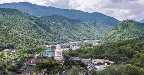 佛教圣地五台山的新路线，不再看山水美景，去拜访这些佛教庙宇