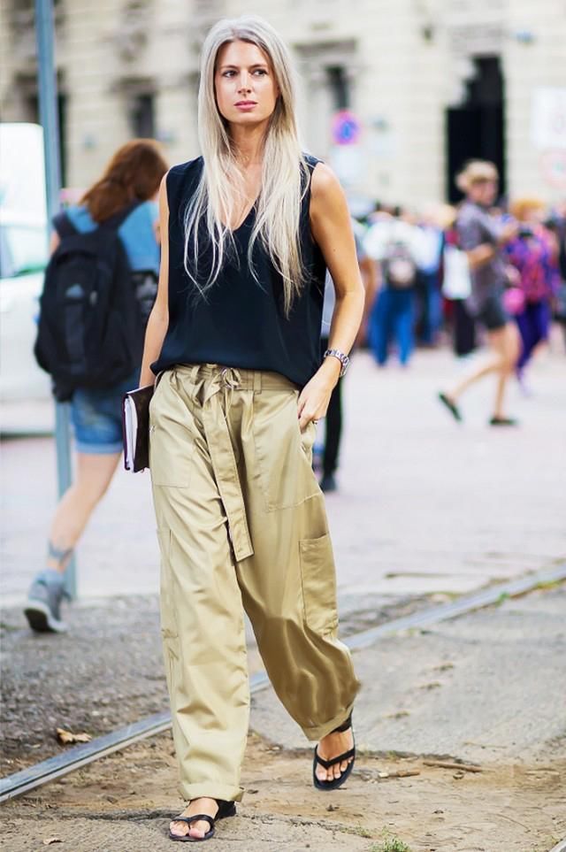 吊带阔腿裤秒杀牛仔裤，纸袋裤才是今秋最火的裤装！