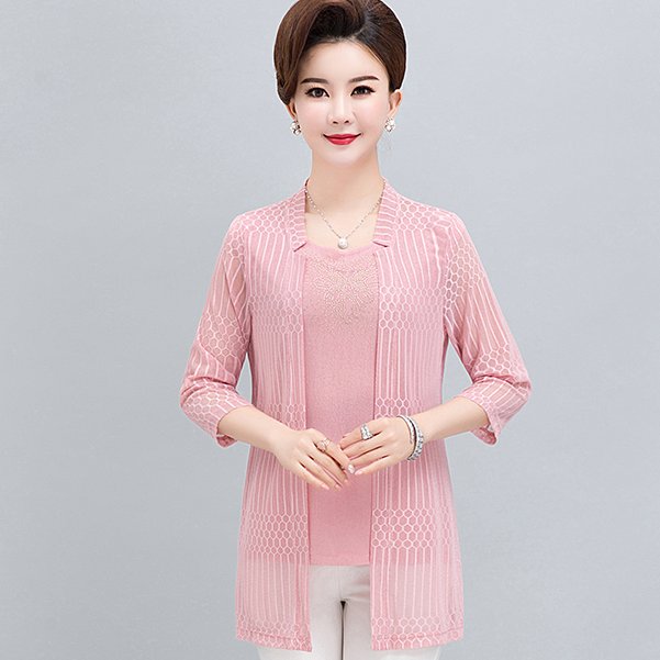 女人越有气质就越年轻漂亮，身上多穿这几件，那绝对美